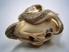 японская нецке из слоновой кости