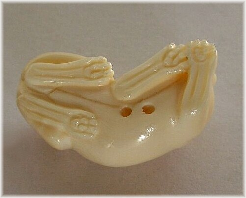 японская нэцкэ из моржового клыка РЫЧАЩИЙ ТИГР