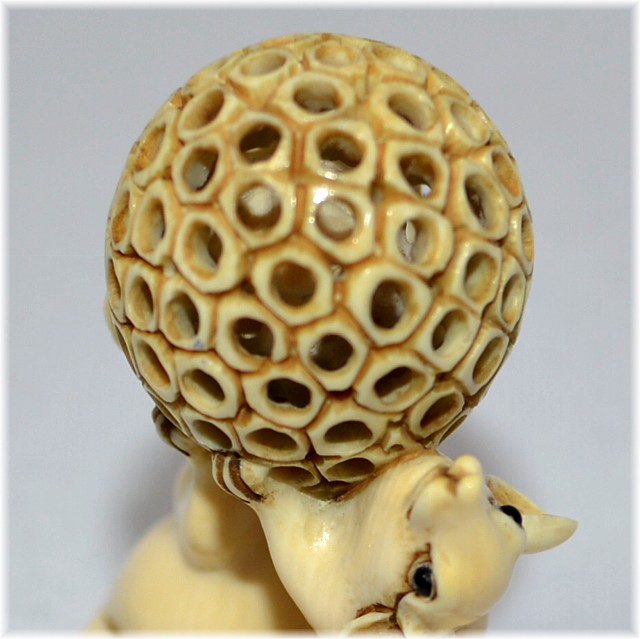 японская нэцкэ из слоновой кости