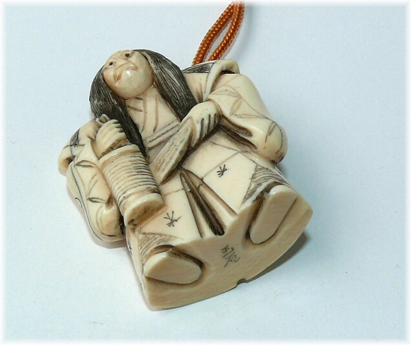 антикварная японская нэцкэ из слоновой кости