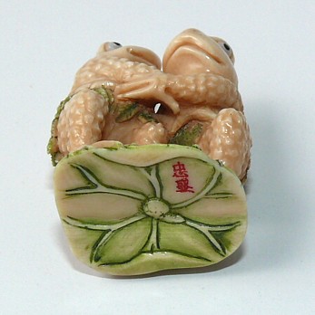 японская антикварная нэцкэ из слоновой кости