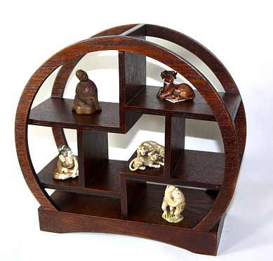 полочка для нэцкэ