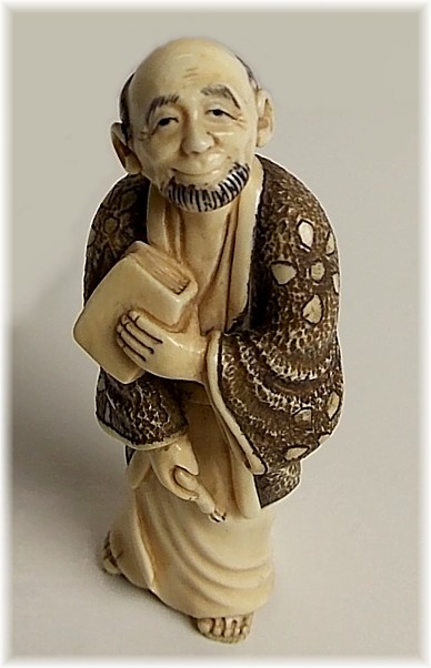 японская антилварная нэцкэ из слоновой кости ПОЭТ, 1920-30-е гг.