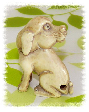 сидящая собака, японская антикварная нэцкэ из слоновой кости