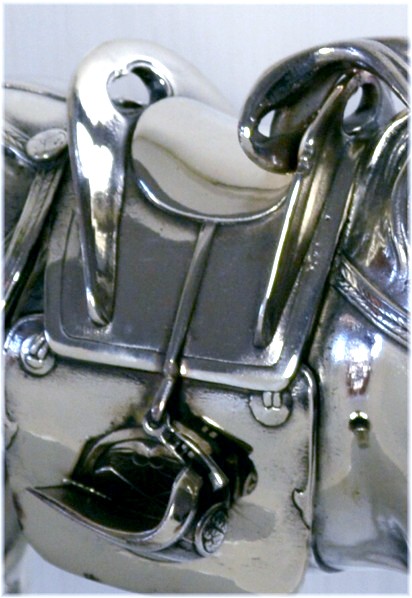 японская серебрянная скульптура Самурайская  Лошадь, деталь