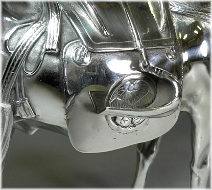 японская серебрянная скульптура Самурайская  Лошадь, деталь