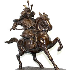 японская бронзовая фигура самурая-всадника