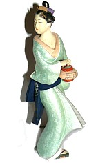 девушка со светильником, старинная статуэтка, Япония, 1930-е гг.