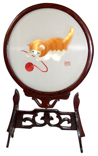 шелковый интерьерный экран с вышивкой