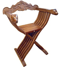 резное деревянное складное кресло 
