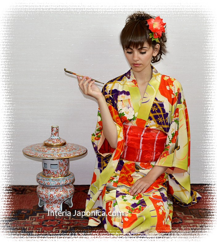 японский фсрфоровый светильник