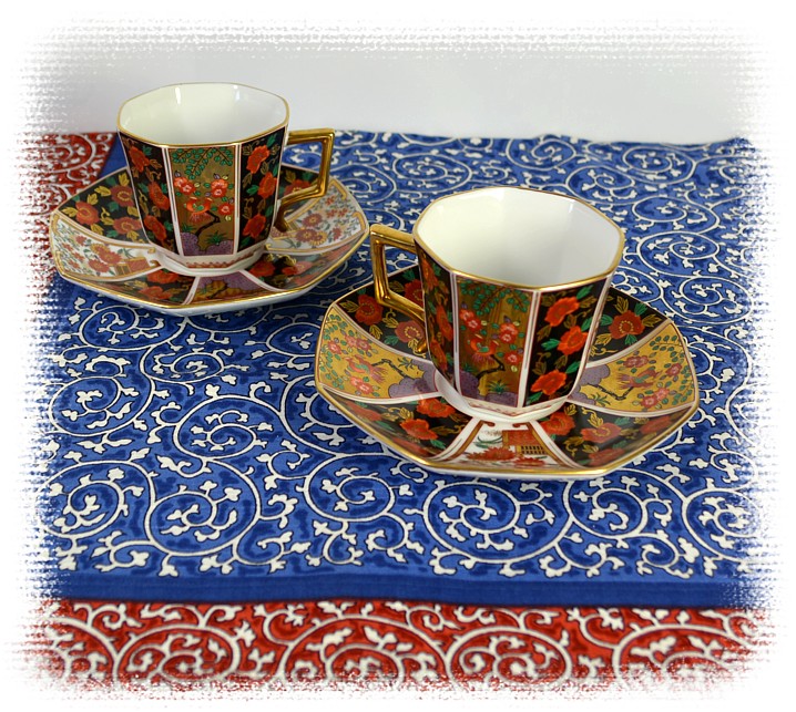 парные фарфоровые японские чашки