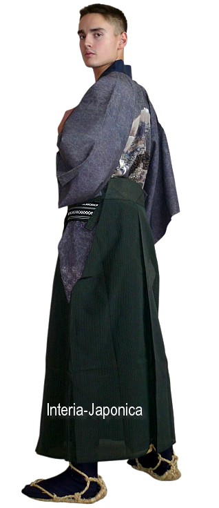 одежда самурая: хакама, кимоно, пояс-оби, плетеная обувь варадзи
