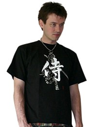 дизайнерская футболка с изображением воина с катаной