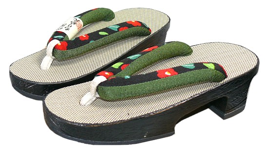 Японская обувь для кимоно: гэта. Традиционная японская деревянная ...