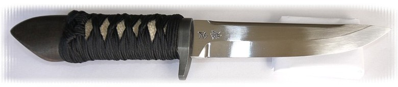 японский нож в самурайском стиле