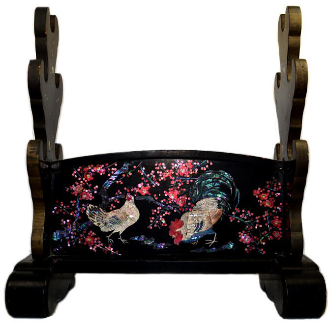 антикварная японская подставка с инкрустацией для пяти самурайских мечей