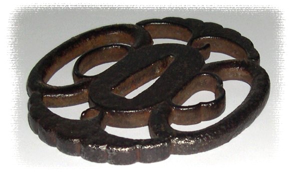 цуба - гарда японского самурайского меча, эпоха Эдо