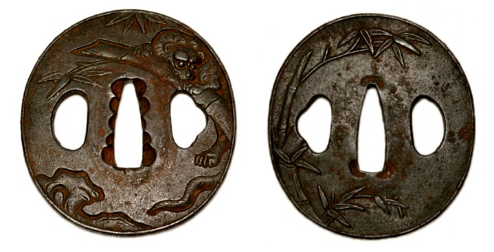 цуба (гарда японского меча) кованная, с изображенем тигра в зарослях бамбука