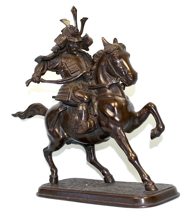 японская старинная кабинетная бронзовая скульптура самурая, 1920-30-е гг.