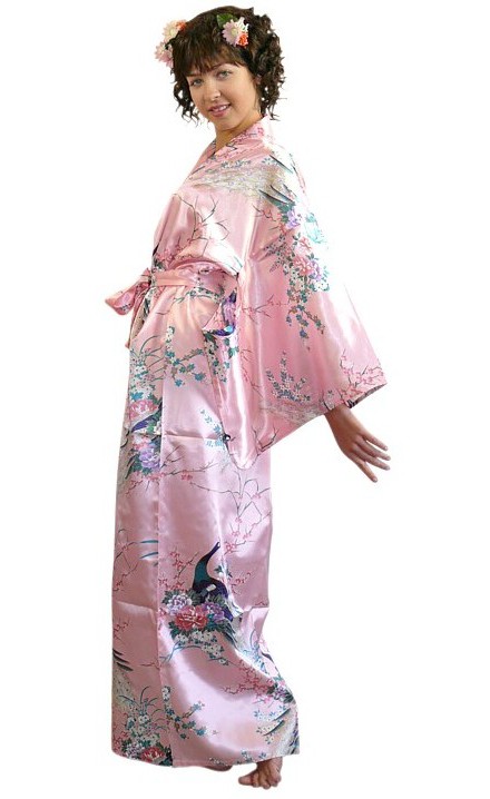 Японское кимоно ПАВЛИН В САДУ. Женский халат-кимоно в японском стиле.  Женская одежда в японском стиле. Интернет-магазин кимоно и японского  искусства.